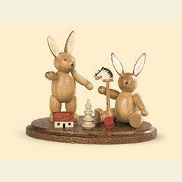 2 Easter bunnies playing - 4cm / 2 inch